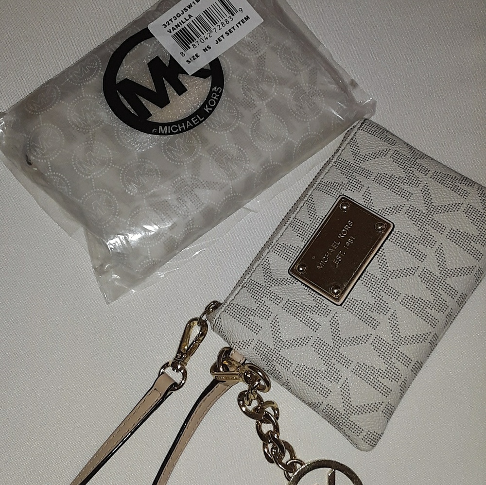 Wristlet